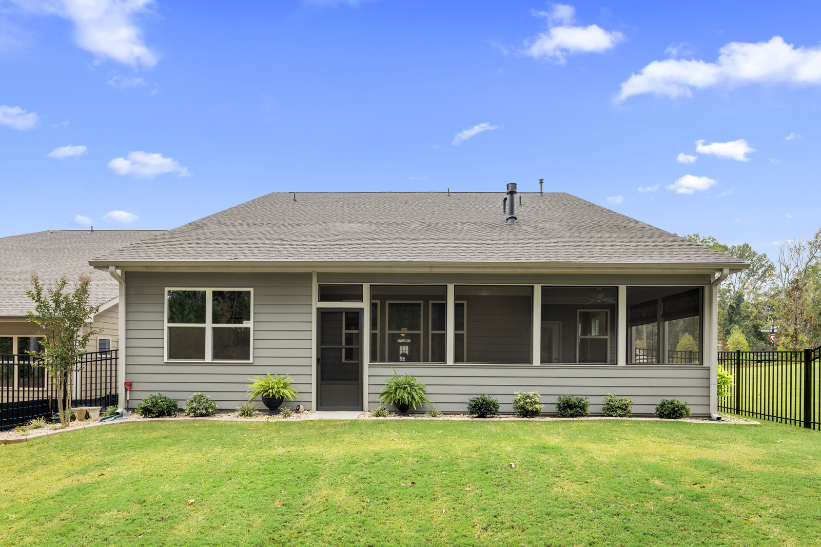 07_2735_Westlington_Mountain_Crest_Home_for_sale_Bridlewood_back