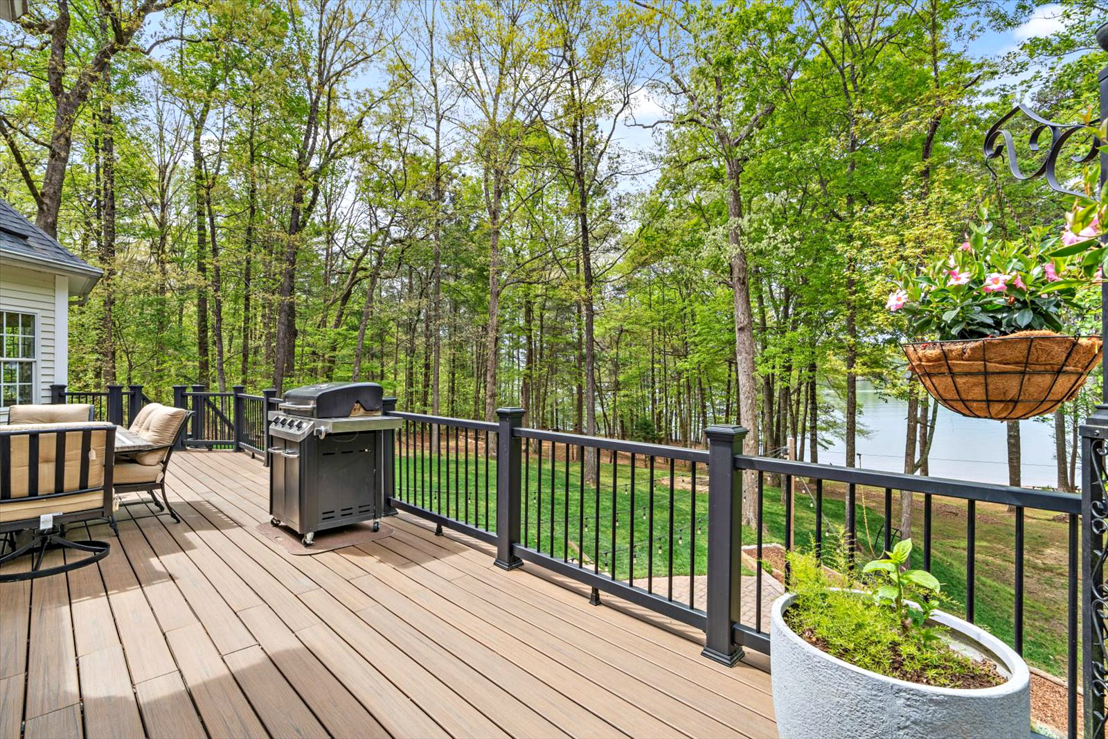 02_6150_sixmilecovecumminggalakelanierhomeforsalemain_deck1 Forsyth County Real