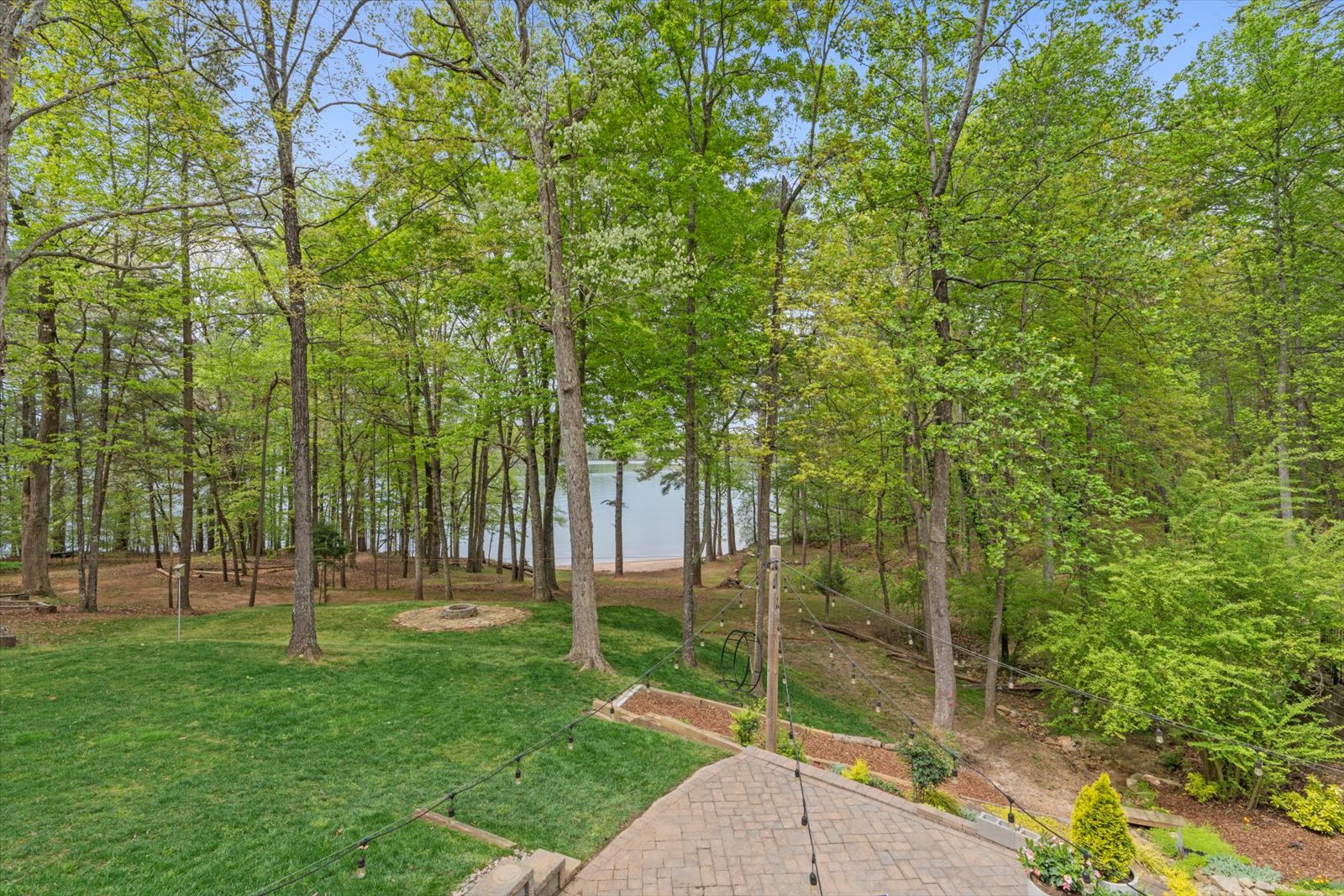 04_6150_sixmilecovecumminggalakelanierhomeforsaleback8a Forsyth County Real Estate